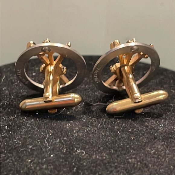 Vintage 1950s Art Deco Swank round gold tone 3 swords bullet back cuff links - Picture 9 of 13